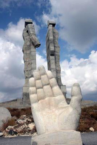 İnsanlık Anıtı , Kars / Mehmet Aksoy
